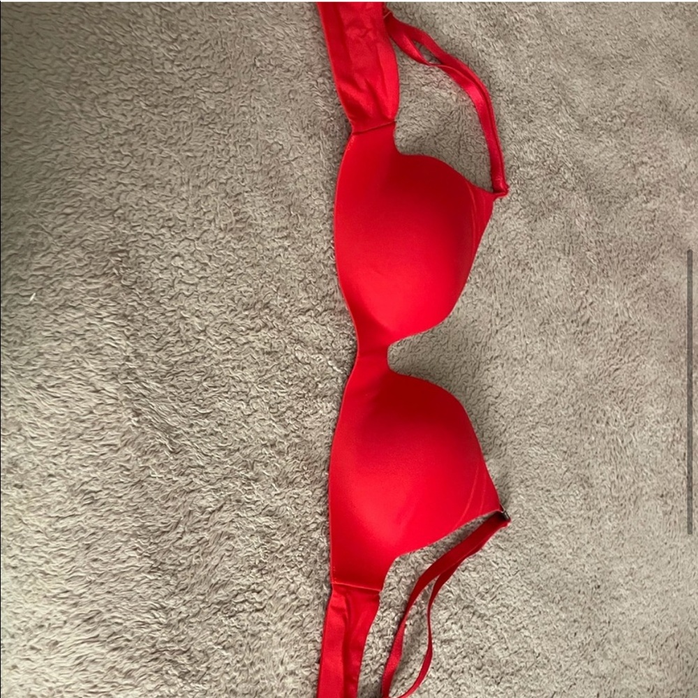 Bras - Picture 3 of 4